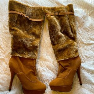 Boots with the FUR